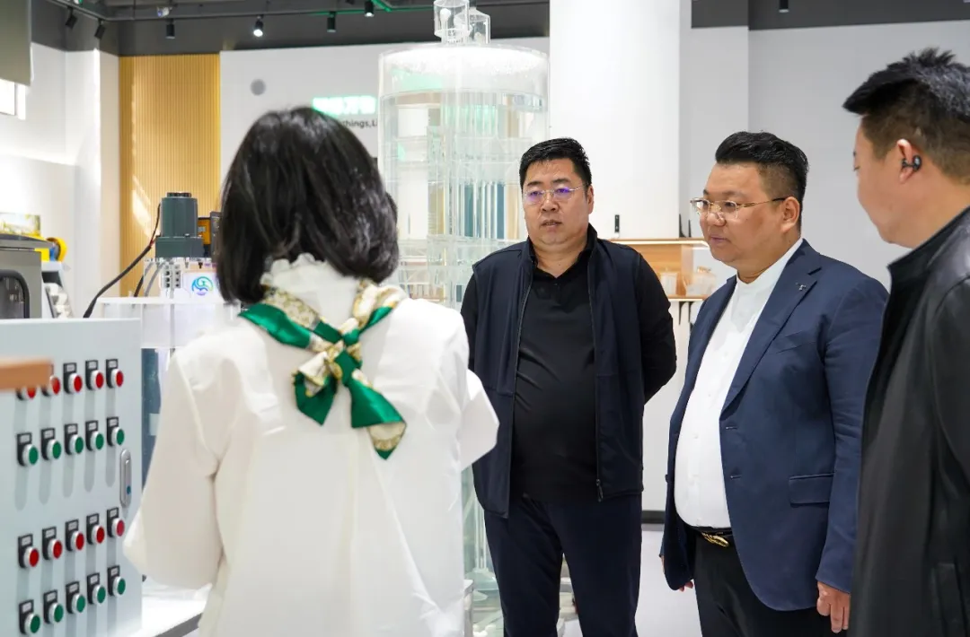 热烈接待天津大学情形工业领军班同砚莅临幸运彩环保交流考察！-新闻资讯-幸运彩